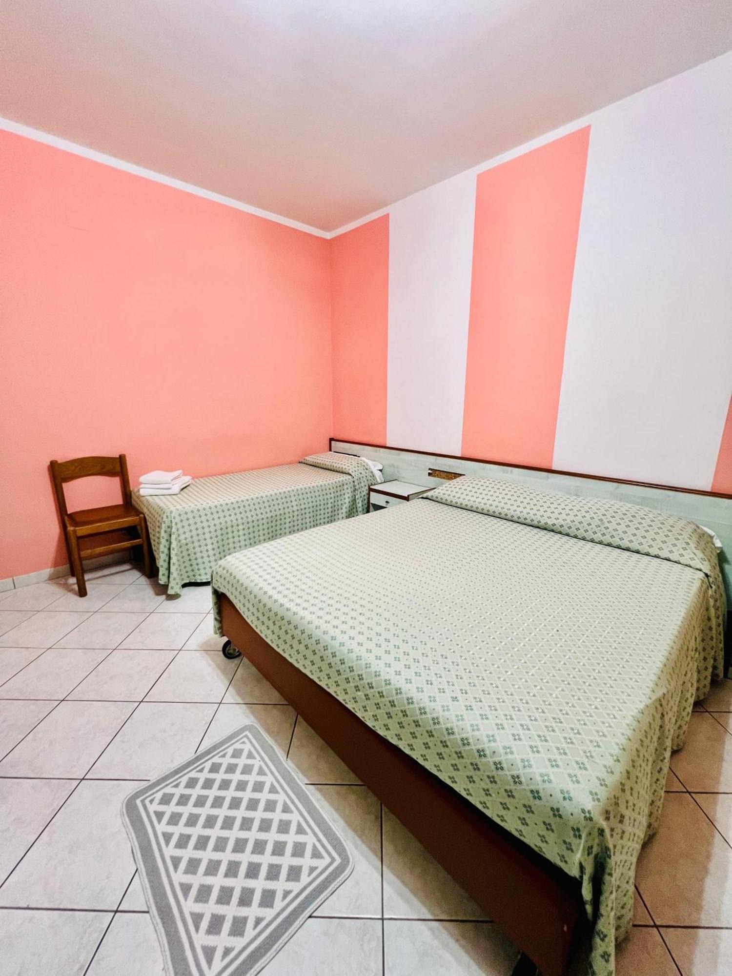 Hotel Paradiso Celano Ngoại thất bức ảnh