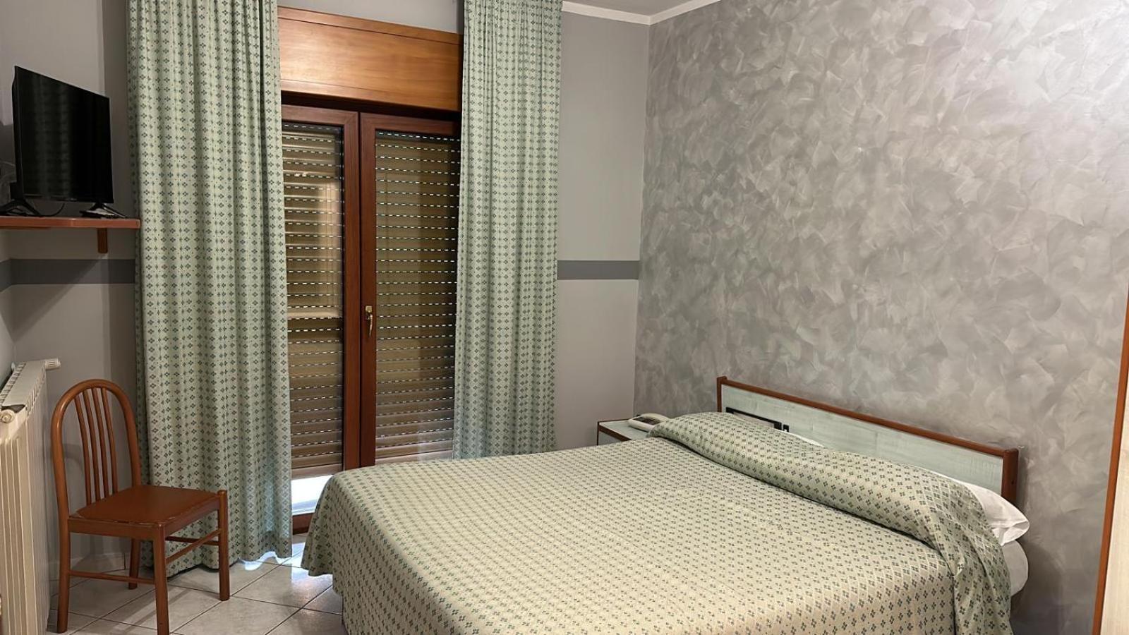 Hotel Paradiso Celano Ngoại thất bức ảnh